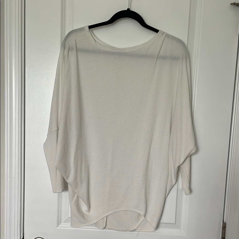 White 3/4 sleeve Sweater Top